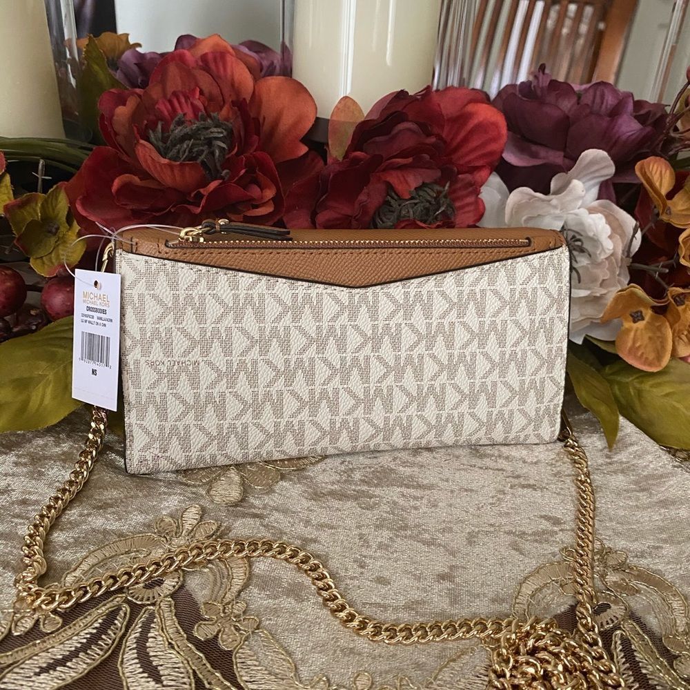 Michael Kors multi function wallet - Picture 7 of 14